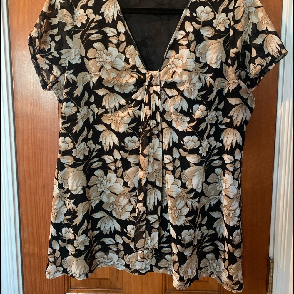 EUC Liz Claiborne Cap Sleeve Top